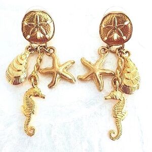 The Limited Shell Earrings in Gold. New!